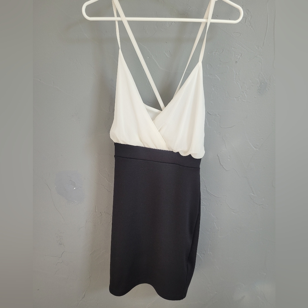 Black & White Empire Sheath Mini Dress